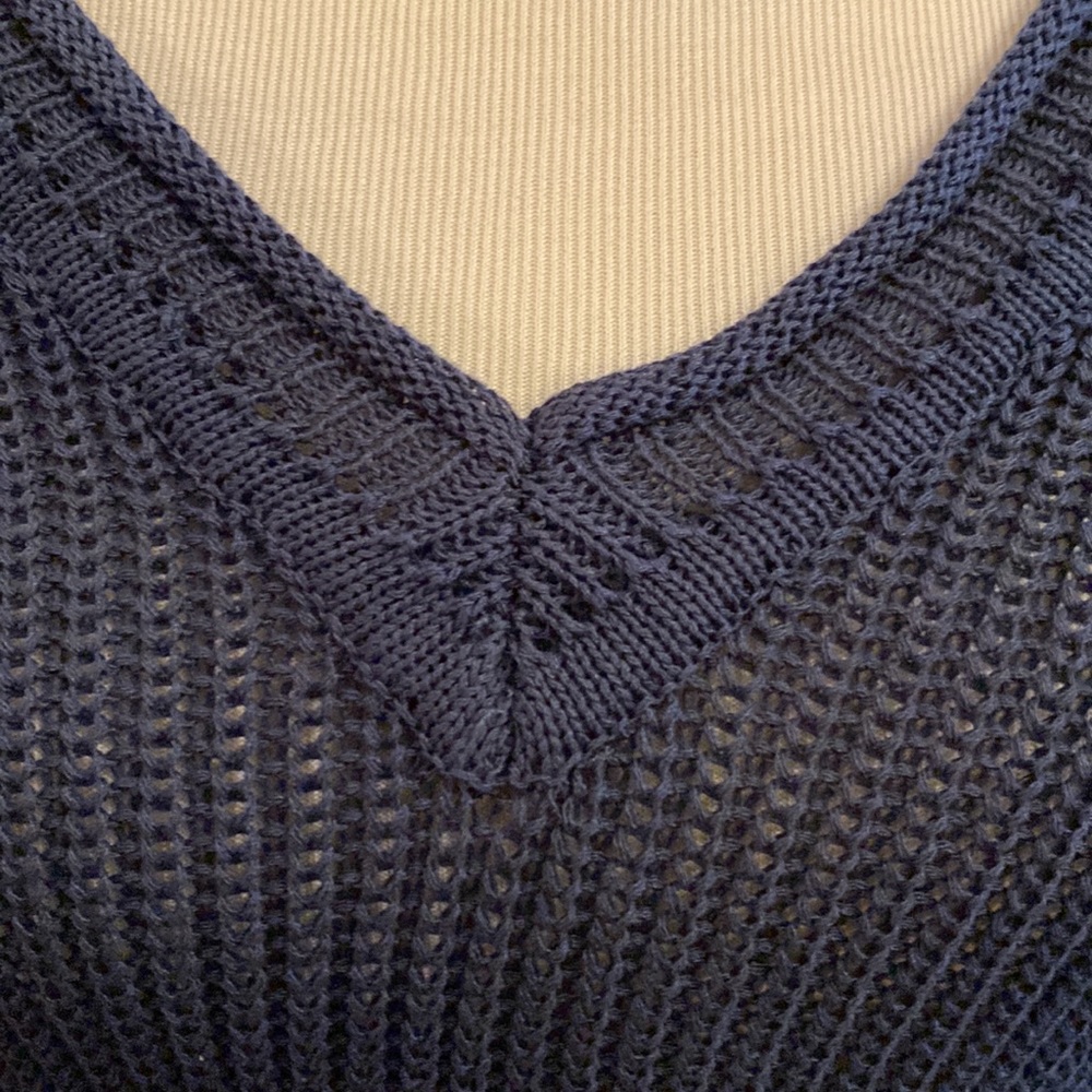 Hem & Thread crochet sweater Size Medium - Picture 4 of 8